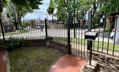 Casa Venta 4 amb - Lote propio c / cochera, patio y lavadero