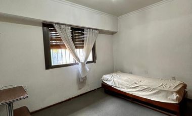 Casa Venta 4 amb - Lote propio c / cochera, patio y lavadero