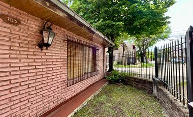 Casa Venta 4 amb - Lote propio c / cochera, patio y lavadero