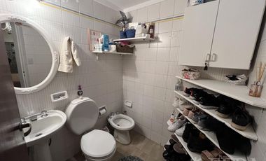 Venta de casa de 6 ambientes con cochera y piscina en Sarandí