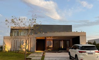 Casa en Muelles a la laguna - alquiiler FEBRERO