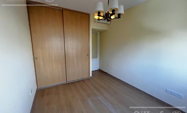 Departamento de 3 ambientes con cochera en venta en Quilmes .Apto Crédito.