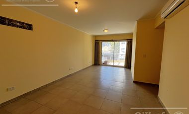 Departamento de 3 ambientes con cochera en venta en Quilmes .Apto Crédito.