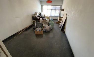 Oficina en  primer piso