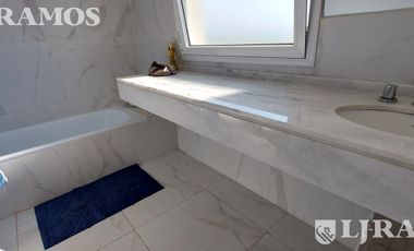 APTA CREDITO. 4 DORMITORIOS y SERVICIO.