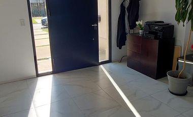 APTA CREDITO. 4 DORMITORIOS y SERVICIO.