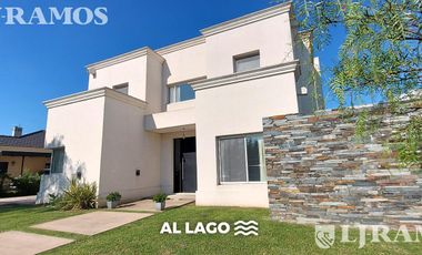 APTA CREDITO. 4 DORMITORIOS y SERVICIO.