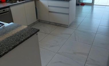 APTA CREDITO. 4 DORMITORIOS y SERVICIO.