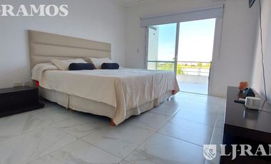 APTA CREDITO. 4 DORMITORIOS y SERVICIO.