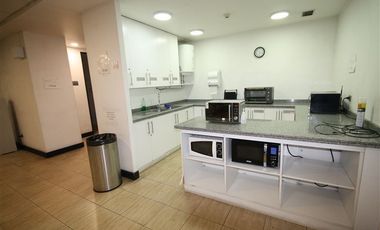 Oficina en Arriendo en Santa María de Manquehue // Universidad Federico Santa María // Carolina Rabat