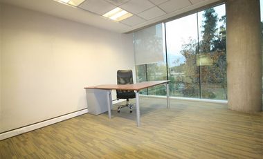 Oficina en Arriendo en Santa María de Manquehue // Universidad Federico Santa María // Carolina Rabat