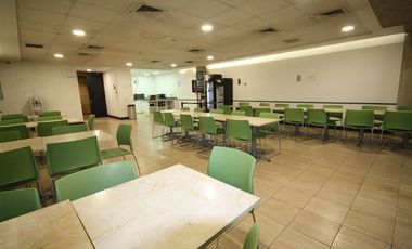 Oficina en Arriendo en Santa María de Manquehue // Universidad Federico Santa María // Carolina Rabat