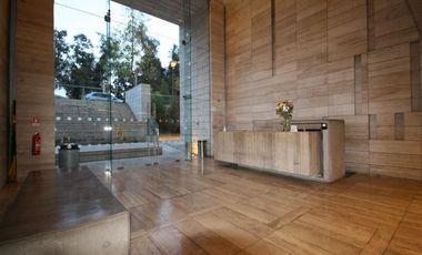 Oficina en Arriendo en Santa María de Manquehue // Universidad Federico Santa María // Carolina Rabat