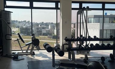 Terreno residencial en venta de 200 m² en Valle Imperial, Coto El Griego, Zapopan. Ideal para construir casa en fraccionamiento privado.