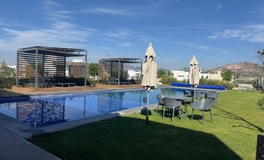 Terreno residencial en venta de 200 m² en Valle Imperial, Coto El Griego, Zapopan. Ideal para construir casa en fraccionamiento privado.