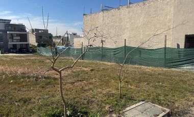Terreno residencial en venta de 200 m² en Valle Imperial, Coto El Griego, Zapopan. Ideal para construir casa en fraccionamiento privado.