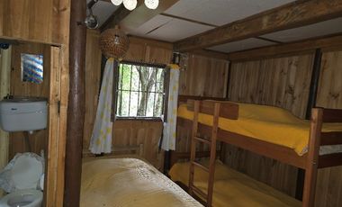 Acogedora cabaña y amplia parcela en Vilches