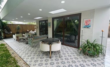 Venta moderna casa en Chicureo