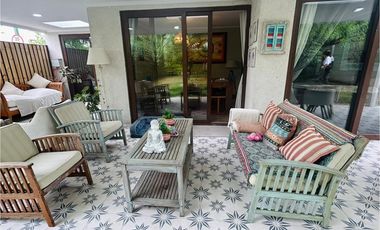 Venta moderna casa en Chicureo