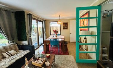 Venta moderna casa en Chicureo