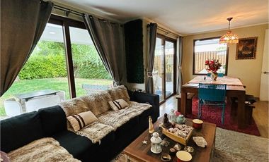 Venta moderna casa en Chicureo