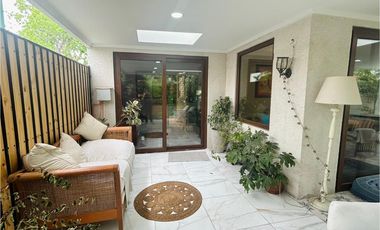 Venta moderna casa en Chicureo