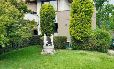 Venta moderna casa en Chicureo