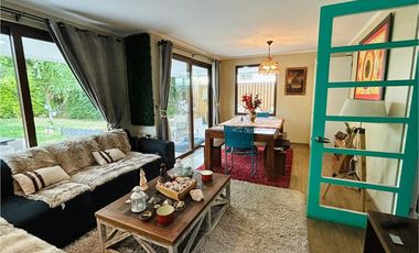 Venta moderna casa en Chicureo