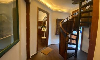 Oficina, metro Manuel Montt, barrio histórico