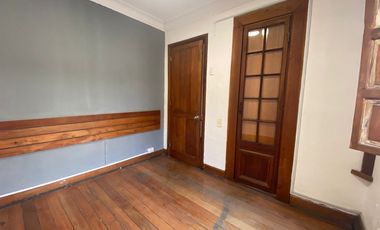 Oficina, metro Manuel Montt, barrio histórico