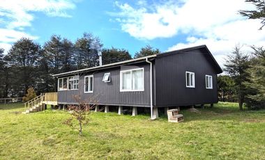 CASA RENOVADA EN PARQUE IVIAN.