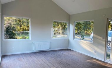 CASA RENOVADA EN PARQUE IVIAN.