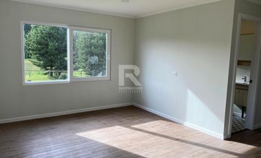 CASA RENOVADA EN PARQUE IVIAN.