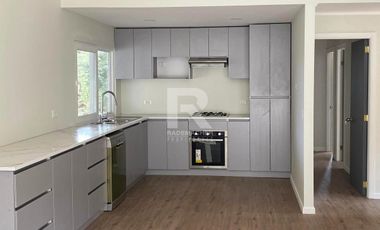 CASA RENOVADA EN PARQUE IVIAN.