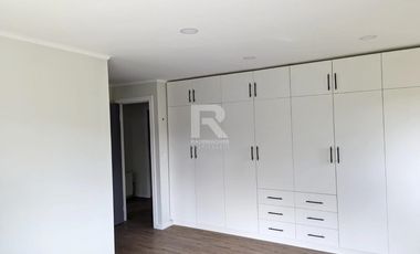 CASA RENOVADA EN PARQUE IVIAN.