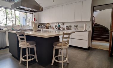 INCREÍBLE CASA A LA VENTA EN EXCLUSIVA EN CALLE CERRADA EN LOMAS HIPÓDROMO (V)