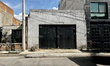 120 M2 (6 x 20), plano, forma rectangular, muy cerca del mercado 