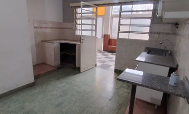 Alquiler PH 3 Ambientes con Patio en Morón.