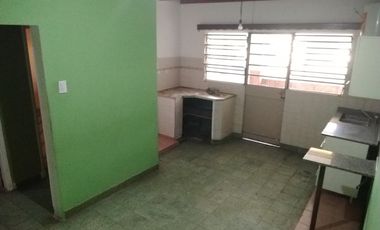 Alquiler PH 3 Ambientes con Patio en Morón.