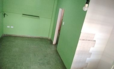 Alquiler PH 3 Ambientes con Patio en Morón.