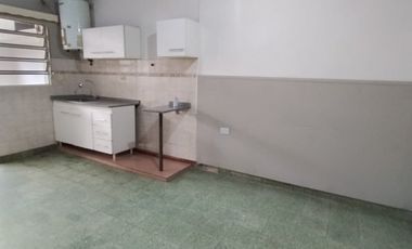 Alquiler PH 3 Ambientes con Patio en Morón.