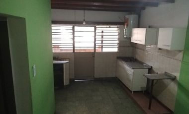 Alquiler PH 3 Ambientes con Patio en Morón.