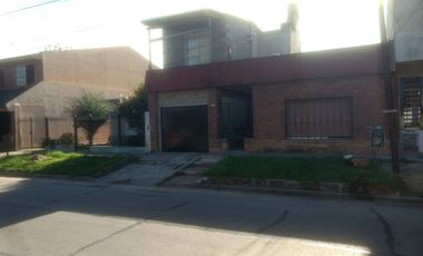 Alquiler PH 3 Ambientes con Patio en Morón.