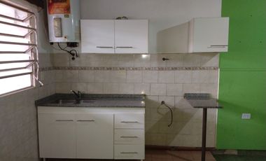 Alquiler PH 3 Ambientes con Patio en Morón.