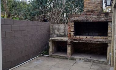 Alquiler PH 3 Ambientes con Patio en Morón.