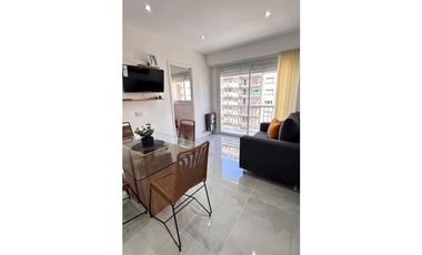 3 ambientes a la calle balcón.  Nuevo. Categoría Z/ Plaza Colón