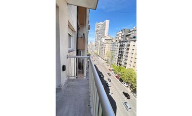 3 ambientes a la calle balcón.  Nuevo. Categoría Z/ Plaza Colón