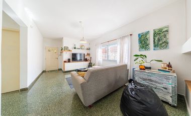 VENTA CASA 2 DORMITORIOS GRANADERO BAIGORRIA PATIO