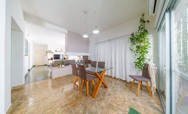 VENTA CASA 2 DORMITORIOS GRANADERO BAIGORRIA PATIO