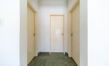 VENTA CASA 2 DORMITORIOS GRANADERO BAIGORRIA PATIO